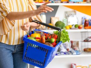 صرفه جویی در هزینه_ها- به دنبال تخفیف باشید.