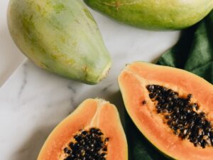 مصرف پاپایا در دوران بارداری - میوه‌هایی که زنان باردار نباید بخورند.