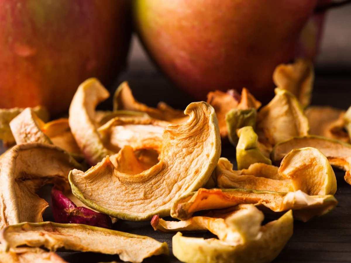 آیا خوردن سیب در شب باعث چاقی میشود؟ - کاهش وزن با سیب